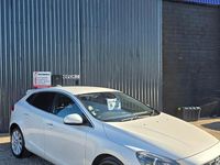 Used Volvo V40 SE Lux 190 HP (139 kW) 2016 White Estate