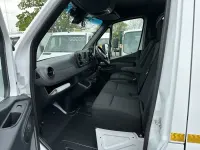Używany Mercedes Sprinter 150 KM (110 kW) 2023 Biały Van