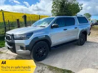 Używany Toyota HiLux 201 KM (147 kW) 2026 Srebrny Pickup