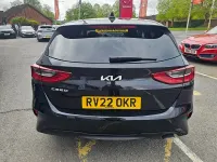Usado Kia Ceed 158 HP (116 kW) 2022 Preto Citadino