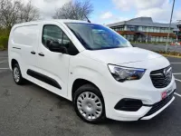 Second-hand Vauxhall Combo Sportive 100 CP (73 kW) 2020 Alb Monovolum