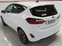 Begagnad Ford Fiesta Titanium 2022 Vit Halvkombi