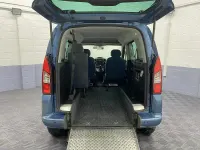 Used Citroën Berlingo Feel 100 HP (73 kW) 2018 Blue MPV