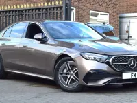 Usado Mercedes E200 AMG line 204 CV (150 kW) 2024 Marrón Berlina