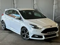 Used Ford Focus ST 2015 White Hatchback