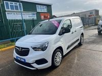 Usado Vauxhall Combo Sportive 100 HP (73 kW) 2020 Branco Van