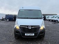 Second-hand Vauxhall Movano Edition 135 CP (99 kW) 2021 Alb Monovolum