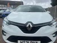 Used Renault Clio Version S 101 HP (74 kW) 2020 White Hatchback