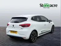 Używany Renault Clio V 138 KM (101 kW) 2021 Biały Hatchback