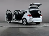 Used BMW 116 Comfort Edition 116 HP (85 kW) 2020 White Hatchback