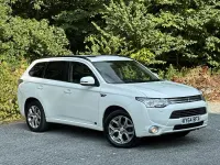 Used Mitsubishi Outlander P-HEV 2014 White Estate