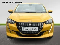 Used Peugeot 208 Allure 75 HP (55 kW) 2021 Yellow Hatchback
