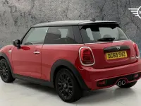 Używany Mini Cooper S Classic 192 KM (141 kW) 2020 Czerwony Hatchback