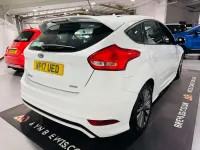 Used Ford Focus ST-Line 125 HP (91 kW) 2017 White Hatchback