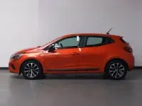Used Renault Clio Evolution 90 HP (66 kW) 2023 Orange Hatchback