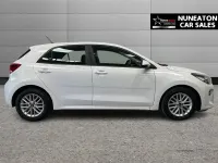 Used Kia Rio 83 HP (61 kW) 2018 White Hatchback