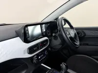 Used Hyundai i10 Premium 67 HP (49 kW) 2023 White Hatchback
