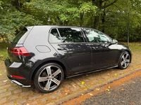 Begagnad VW Golf VII R 300 HK (220 kW) 2020 Svart Halvkombi