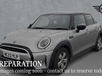 Usado Mini Cooper Classic 134 HP (98 kW) 2023 Prateado Citadino