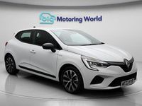 Begagnad Renault Clio V Evolution 145 HK (106 kW) 2023 Vit Halvkombi