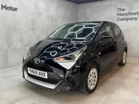 Second-hand Toyota Aygo X-play 72 CP (52 kW) 2019 Negru Hatchback