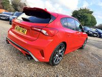 Used Ford Focus ST 280 HP (205 kW) 2019 Red Hatchback