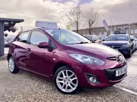 Begagnad Mazda 2 84 HK (61 kW) 2011 Röd Halvkombi