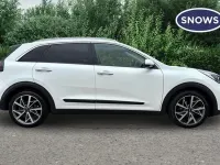 Used Kia Niro 141 HP (103 kW) 2020 White pearl SUV