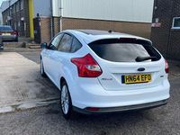 Used Ford Focus Zetec 125 HP (91 kW) 2014 White Hatchback