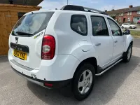 Used Dacia Duster Lauréate 2013 White SUV