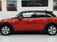 Begagnad Mini Cooper Classic 136 HK (100 kW) 2019 Orange Halvkombi