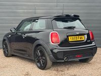 Usado Mini Cooper Hatch 2019 Negro Utilitario