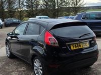 Używany Ford Fiesta Titanium 2017 Czarny Hatchback
