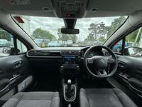 Używany Citroën C3 PureTech 82 KM (60 kW) 2024 Biały Hatchback