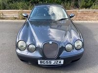 Usado Jaguar S-Type R 400 HP (294 kW) 2005 Cinzento Sedan