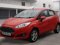 Usado Ford Fiesta Zetec 82 HP (60 kW) 2013 Vermelho Citadino