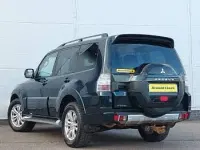 Usado Mitsubishi Shogun 187 HP (137 kW) 2016 Verde SUV