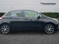 Second-hand Toyota Yaris Hybrid 101 CP (74 kW) 2019 Negru Hatchback