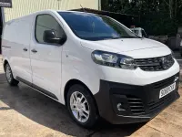 Used Vauxhall Vivaro 100 HP (73 kW) 2020 White MPV