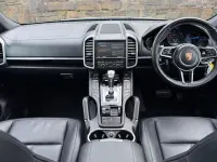 Used Porsche Cayenne 262 HP (192 kW) 2015 White SUV
