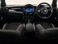 Usado Mini Cooper Hatch 134 CV (98 kW) 2024 Blanco Utilitario