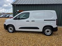 Second-hand Peugeot Partner Premium 131 CP (96 kW) 2024 Alb Monovolum