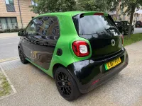 Used Smart ForFour Electric Drive Premium 60 kW (82 HP) 2017 Black Hatchback