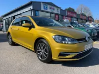 Used VW Golf VII SE 115 HP (84 kW) 2017 Yellow Hatchback