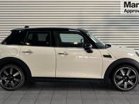 Begagnad Mini Cooper Exclusive 136 HK (100 kW) 2021 Vit Halvkombi