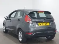 Usado Ford Fiesta Zetec 82 CV (60 kW) 2017 Gris Utilitario