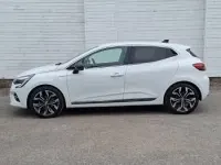 Used Renault Clio Techno 145 HP (106 kW) 2022 White Hatchback