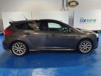 Used Ford Focus ST-Line 125 HP (91 kW) 2017 Grey Hatchback