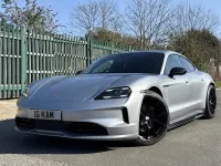 Begagnad Porsche Taycan 339 kW (462 HK) 2024 Silver Sedan