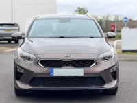 Usado Kia Ceed 136 HP (100 kW) 2019 Castanho Citadino